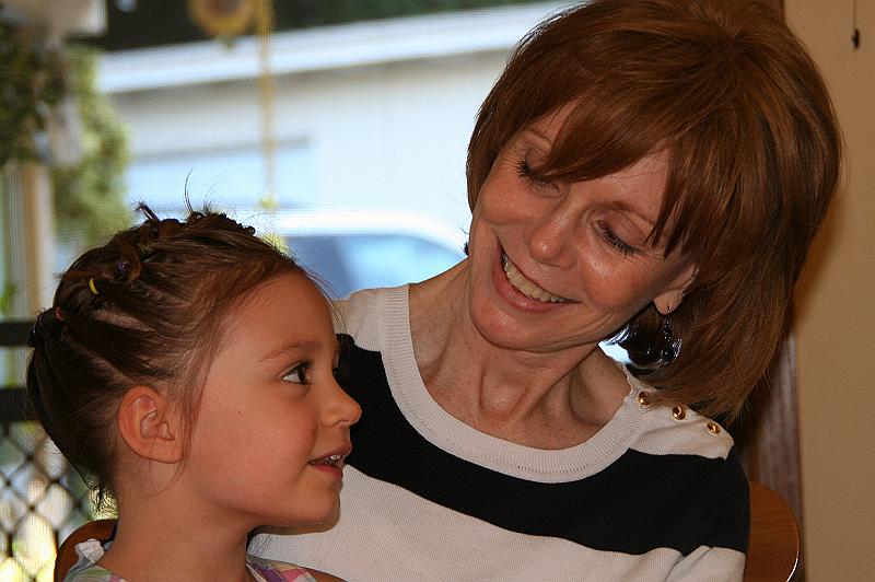 IMG_4726.JPG - Grandma & Alexandrea