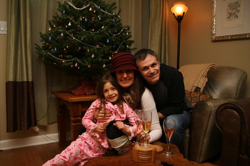IMG_9929.JPG - Our little family